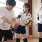 <JK> 去年まで女子校だったバレー部に入部したら…男はボク一人!? ハードな練習と責任で欲求不満なキャプテン2人に教育と称したW密着汗だくBODYプレスで精子ぶっこ抜かれた思い出の日々 瀬田一花 天月あず 『高画質』