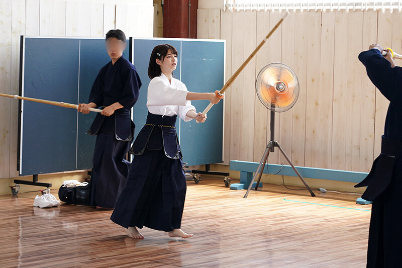 ＜JK＞ まさかこんなけなげなひよこ女子が…媚薬を盛られ理性完全崩壊！...