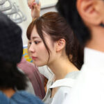 ＜JK＞ こっそり服の中で乳首いじり痴●され電車内でレズイキさせられた美乳女 『高画質』