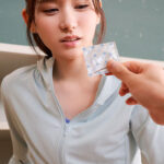 ＜JK＞ コンドームが破れてまさかの生ハメ！超加速するピストンで何度も中出し！ 五日市芽依 『高画質』