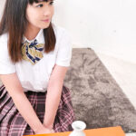 ＜JK＞ サエない俺に同情した女子○生の娘に「擦りつけるだけだよ」という約束で素股してもらっていたら互いに気持ち良すぎてマ○コはグッショリ！でヌルっと生挿入！「え！？入ってる？」でもどうにも止まらなくて中出し！ 音羽美玲 『高画質』