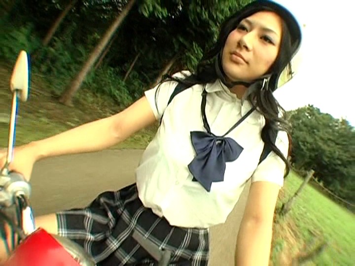 ＜JK＞ 女子校生原付ちちもみ 『高画質』