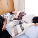 ＜JK＞ 寝ている女子校生の妹にイタズラしていたら逆に生ハメを求められて、もう発射しそうなのにカニばさみでロックされて逃げられずそのまま中出し！ 美咲みなみ 『高画質』