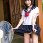 ＜JK＞ 性に目覚めた田舎の姪っ子は濡れて食い込む幼いワレメをゆっくりと叔父に擦り付ける… 青葉はる 『高画質』