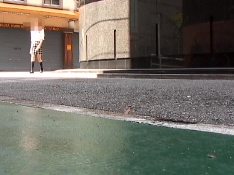 ＜JK＞ 女子校生Tバックパンチラ ～窮屈そうに食い込むTバック～ 『...