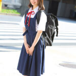 ＜JK＞ 修学旅行で来ていた微乳J●を自由時間の2時間、ハメまくった（笑） ネットで知り合った初対面のおじさんにリアルで会ったが最後。断り切れなくて、中出しまでされてしまった無垢女子。 ゆな 『高画質』