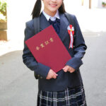 ＜JK＞ 3分前まで女子○校生！卒業式直後にガチナンパ！生まれて初めての素股体験！クリトリスがデカチンと擦れ合って我慢出来ずにヌルっと生挿入！そのまま人生初の生中だし！！なのか＆まい 『高画質』