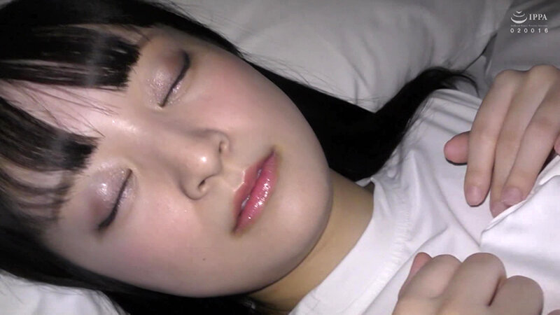 ＜JK＞ 玉裏も舐めてくれるドールフェイスの色白巨乳の女の子 『高画質...