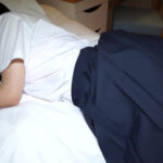 ＜JK＞ 美形のメガネ女子がおじさんと着衣セックス 『高画質』