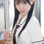 ＜JK＞ 電車内で痴●されてもイカされてもお漏らししても声を我慢することしかできない’やめて’が言えない制服美少女 林芽依 『高画質』