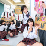 ＜JK＞ FREEち○ぽはじめました。「FREEち○ぽ？…えっ待って、このおち○ちんのビジュ、めちゃメロいんだけど！！」顔さえ隠せばち○ぽのビジュ次第でワンチャン触って貰える？とにかく女子と触れ合いたくて、フリーハグみたいな軽いノリでやってみた結果なんと！ 『高画質』