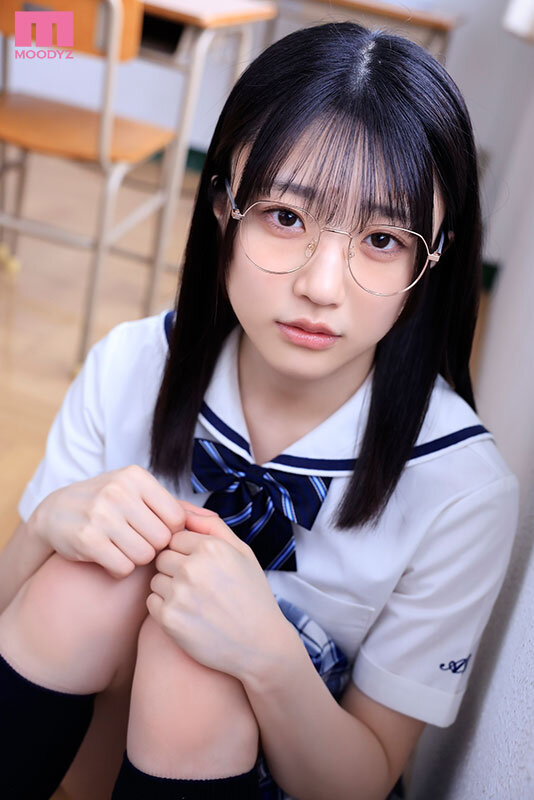 ＜JK＞ いつもボッチの地味っ子文学少女は都合のイイぼくら専用のザーメ...