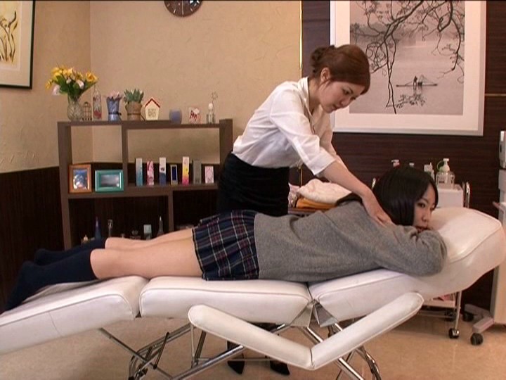 ＜JK＞ 恋愛を禁止されているアイドル女子校生たちは欲求不満。だからエ...